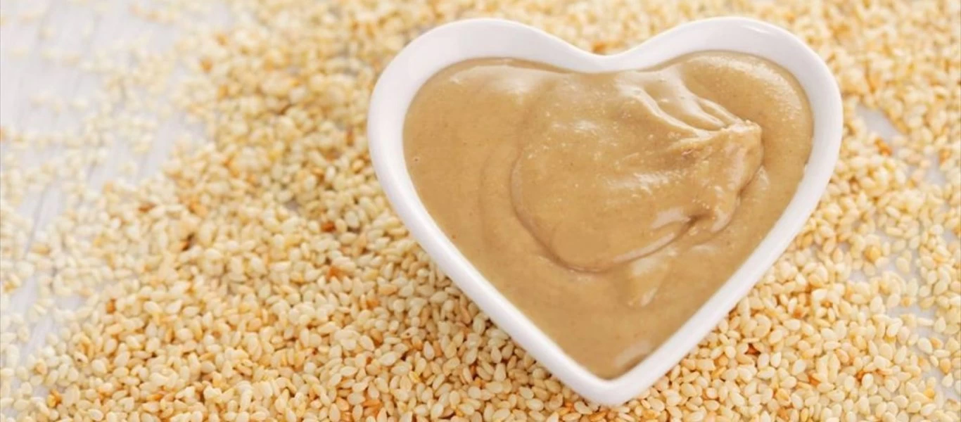 Ταχίνι: Ο γλυκός σύμμαχος στη νηστεία σας και τα μεγάλα οφέλη για την υγεία